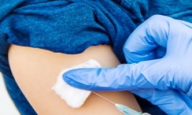 Profession : Les biologistes et les infirmiers exerçant en laboratoire acquièrent enfin la faculté de prescrire et d’administrer des vaccins